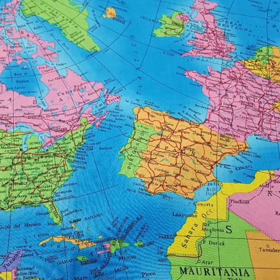 Cotton World Map Colors fabric - Cotton fabric with a great drawing of the world map with different countries of different colors. It is not a real real world map, since there are continents very close to each other. The fabric is 150cm wide and its