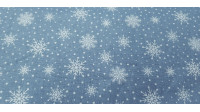 Tela Algodón Navidad Bosque Copos de Nieve - Tela de algodón navidad ancho americano con dibujos de copos de nieve sobre un fondo con topitos blancos simulando la nieve. La tela mide 110cm de ancho y su composición 100% algodón.