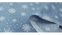 Tela Algodón Navidad Bosque Copos de Nieve - Tela de algodón navidad ancho americano con dibujos de copos de nieve sobre un fondo con topitos blancos simulando la nieve. La tela mide 110cm de ancho y su composición 100% algodón.