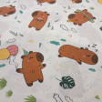 Algodón Capibara Fiesta - Tela de popelín algodón de temática infantil con dibujos del entrañable roedor capibara celebrando una fiesta, sobre un fondo blanco. La tela mide 140cm de ancho y su composición 10