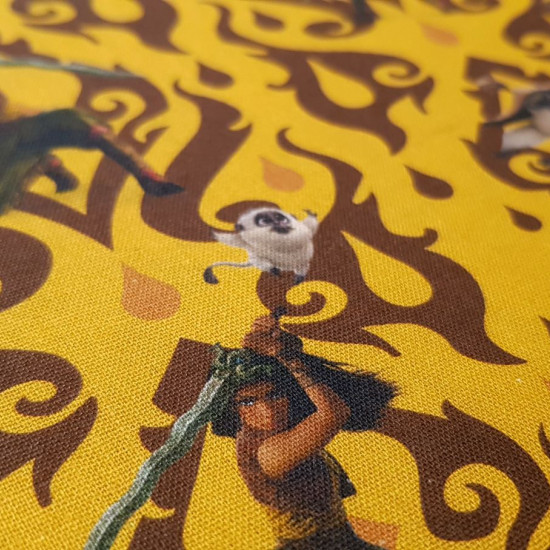 Tela Algodón Disney Raya y el Último Dragón - Tela de algodón popelín licencia Disney con dibujos del personaje Raya de la película de animación Disney Raya y el Último Dragón. La tela mide 140cm de ancho y su composición 100% algodón.
