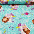 Tela Algodón Disney Princesa Sofía - Preciosa tela de algodón Disney con dibujos de la serie Princesa Sofía, dibujos de mariposas y flores sobre un fondo azúl turquesa. La tela mide 110cm de ancho y la composición es 100% algodón.