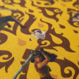 Tela Algodón Disney Raya y el Último Dragón - Tela de algodón popelín licencia Disney con dibujos del personaje Raya de la película de animación Disney Raya y el Último Dragón. La tela mide 140cm de ancho y su composición 100% algodón.