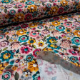 Algodón Flores Colores Efecto 3D - Tela de popelín algodón de temática floral en efecto 3D, con muchos colores. Ideal para confecciones infantiles, manualidades y decoración. La tela mide 150cm de ancho y su composici&