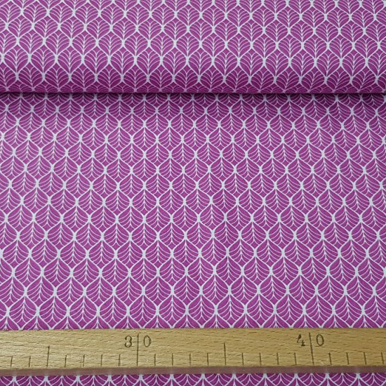Cotton Geometric Shapes Fuchsia fabric - Cotton fabric with geometric patterns making the shape of leaves in white strokes on a pink background. The fabric measures 150cm and its composition is 100% cotton