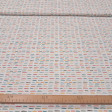 Algodón Trama Laberinto Trip - Tela de popelín algodón orgánico con dibujos de manchas de colores y líneas de puntos simulando un laberinto. La tela mide 150cm de ancho y su composición 100% algodón.