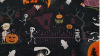 Tela Algodón Halloween Cementerio - Tela de algodón orgánico tipo popelín con dibujos de temática Halloween, donde aparecen personajes como esqueletos, momias, brujas... en un cementerio tenebroso de fondo oscuro. La tela mide 150cm de ancho y su compo