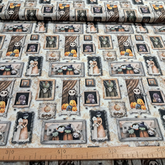 Cotton Halloween Boo Squares fabric - Cotton fabric ideal for Halloween, with drawings of cartoons typical of Halloween in squares. The fabric is 140cm wide and its composition 100% cotton.