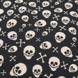 Tela Algodón Calaveras Pirata Tela Algodón Calaveras Pirata - Original tela de algodón ideal para temporada de Halloween y temática pirata, ya que tiene dibujos de calaveras piratas blancas sobre fondo negro. La tela es 100% algodón y mide de ancho 140cm.