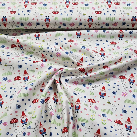 Cotton Forest Gnomes fabric - Cotton poplin fabric with drawings of gnomes in the forest, with mushrooms, flowers, snails ... The fabric is 140cm wide and its composition is 100% cotton.