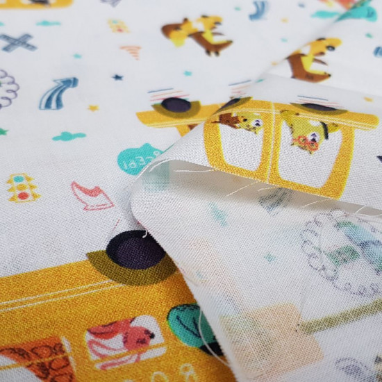 Cotton Animals School Bus fabric - Organic cotton poplin fabric (GOTS) with drawings of animals on the school bus and riding scooters. The fabric is 150cm wide and its composition is 100% cotton.