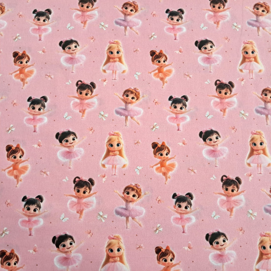 Algodón Bailarinas Tutú - Tela de popelín algodón infantil con dibujos de bailarinas sobre un fondo en tono rosa con dibujos de flores, lacitos y mariposas. La tela mide 150cm de ancho y su composición 100% algodón