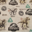 Tela Algodón Jurassic World Dinosaurios - Tela de algodón licencia con dibujos de dinosaurios y parches de la película Jurassic World sobre un fondo claro. La tela mide 150cm de ancho y su composición 100% algodón.