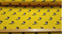 Tela Algodón Mafalda Amarillo - Tela de algodón orgánico con dibujos del personaje Mafalda sobre un fondo con el nombre en tono amarillo mostaza. La tela mide 150cm de ancho y su composición 100% algodón.
