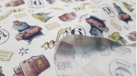 Tela Algodón Harry Potter Estación - Tela de algodón popelín licencia con dibujos de objetos relevantes que nos recuerdan la estación de tren de Harry Potter. La tela mide 150cm de ancho y su composición 100% algodón.