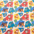 Tela Algodón Patrulla Canina Escudos Algodón Patrulla Canina Escudos - Tela de popelín algodón licencia con dibujos de los personajes de Patrulla Canina sobre un fondo de formas de colores y escudos. La tela mide 140cm de ancho y su composición 100% algodón.