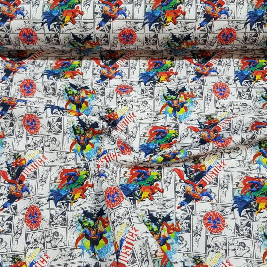 Cotton Justice League United fabric - Licensed cotton fabric with drawings of the Justice League characters, where Superman, Flash, Batman and Green Lantern appear, on a background where comic strips appear. The fabric is 150cm wide and its composition i