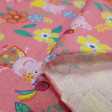 Tela Algodón Peppa Pig Verano Flores - Tela de algodón licencia con dibujos de Peppa Pig con un fondo floreado muy llamativo y frases de 