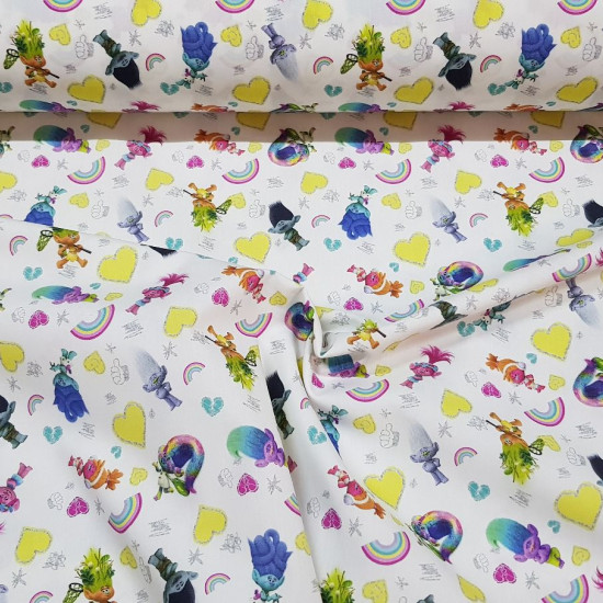 Cotton Trolls Rainbow Hearts fabric - Licensed cotton fabric with drawings of the Trolls characters on a white background with hearts, rainbows. The fabric is 150cm wide and its composition is 100% cotton.
