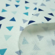 Tela Patchwork Lino Triángulos - Tela con aspecto de lino o half panamá, ideal para Patchwork con dibujos de triángulos en tonos azules sobre un fondo blanco. La tela mide 140cm de ancho y su composición 50% poliester – 40% algodón – 10% lino