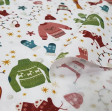 Tela Algodón Navidad Ropa Invierno - Tela de algodón orgánico con dibujos de ropas de invierno con temática de navidad. La tela mide 150cm de ancho y su composición 100% algodón.