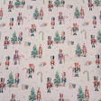 Algodón Navidad Cascanueces - Tela de popelín algodón con dibujos de clásicos personajes de cascanueces, árboles de navidad, bastones de caramelo y regalos, sobre un fondo crudo/sin blanquear con estrellitas grises. La