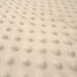 Tela Polar Minky Botones - Tela de polar tipo Minky suave y calentita con protuberancias o botones en relieve. Esta tela es ideal para la confección de arrullos para bebé, mantas infantiles, fundas para el carrito… y mucho más La tela mide 150