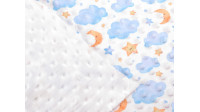 Tela Polar Minky Botones Estrellas Lunas - Tela polar con botones haciendo relieve, también llamada tela Minky. Este tejido es muy suave y tacto amoroso, con botones haciendo relieve en la parte frontal y un dibujo estampado digital de nubes, estre