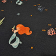 Cotton Jersey Sirens fabric Cotton Jersey Sirens fabric - Cotton jersey fabric with a digital print featuring mermaids, seaweed, and starfish on a dark blue background. The fabric is 140 cm wide and is made of 95% cotton and 5% elastane.