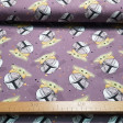 Jersey Mandalorian Baby Yoda Helmets fabric - Cotton jersey with drawings of the character Baby Yoda from the Star Wars The Mandalorian series on a background with spheres, stars and Mandalorian helmets. The fabric is 155cm wide and its composition is 95%