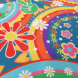Tela Stretch Flower Power - Tela de stretch o burlington ideal para carnaval y decoraciones con dibujos llamativos de flores, símbolos hippies y formas geométricas. La tela mide 150cm de ancho y su composición 100% poliéster.