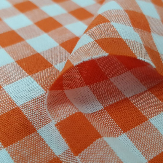 Gingham Cotton 9mm fabric - Cotton fabric with a 9mm Vichy square pattern. The fabric is 145cm wide and its composition is 100% cotton.