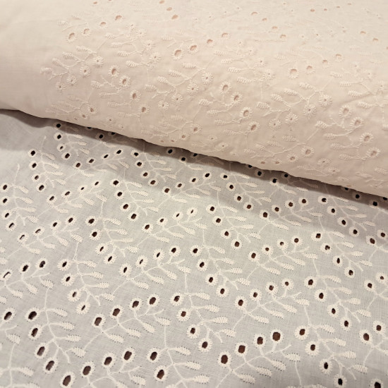 Tela Batista Bordada Perforada Motivos Florales Lucía Batista Bordada Perforada Motivos Florales Lucía - Preciosa tela de batista algodón bordado y perforado de color blanco. Motivos Florales. La tela mide 135cm de ancho y su composición 100% algodón. NOTA: En algunas fotos se puede observar que