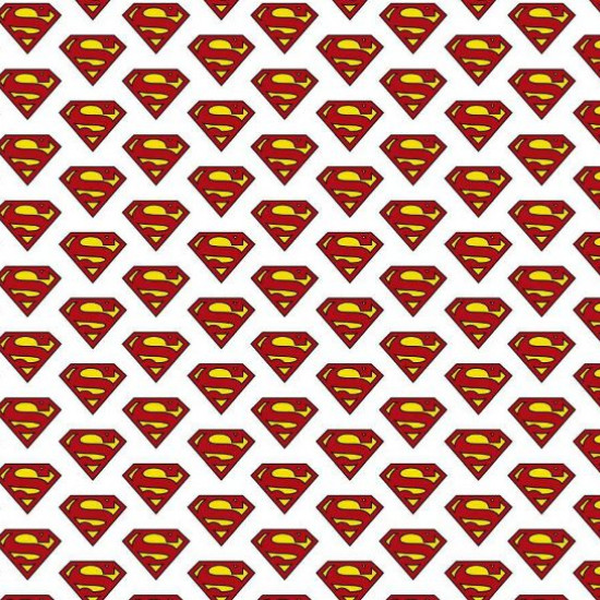 Tela Algodón Superman Logos - Tela de algodón licencia con dibujos de logotipos de Superman sobre un fondo blanco. La tela mide entre 140-150cm de ancho y su composición 100% algodón.