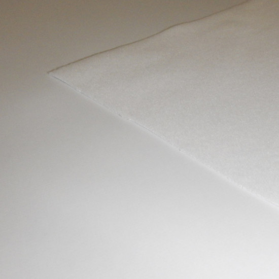 Muletón Plastificado - Este tejido se usa mucho como protector de mesas y otros muebles en el hogar y la hostelería. Una cara del tejido lleva un paño de tela de muletón y la otra cara es de PVC. La tela mide 200cm de ancho